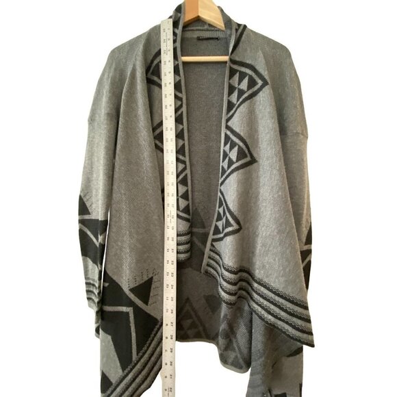 Staccato Free Flow Geometric Pattern Cardigan | Gray | Size Small - Picture 6 of 7